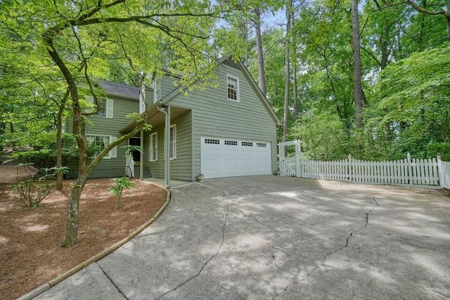 2205 Six Branches Drive, Roswell, GA 30076