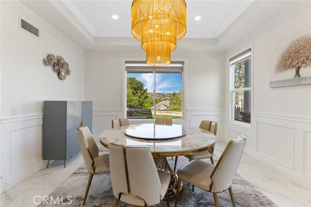 18 Bent Oak, Laguna Hills, CA 92679