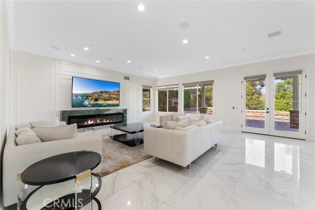 18 Bent Oak, Laguna Hills, CA 92679