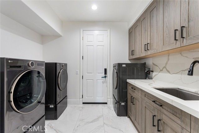 18 Bent Oak, Laguna Hills, CA 92679