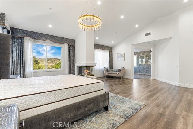 18 Bent Oak, Laguna Hills, CA 92679