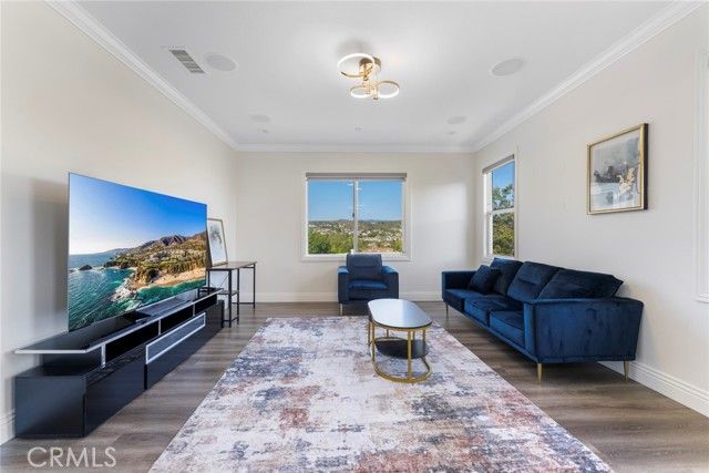 18 Bent Oak, Laguna Hills, CA 92679