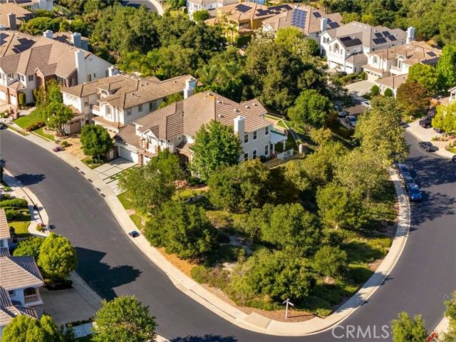 18 Bent Oak, Laguna Hills, CA 92679