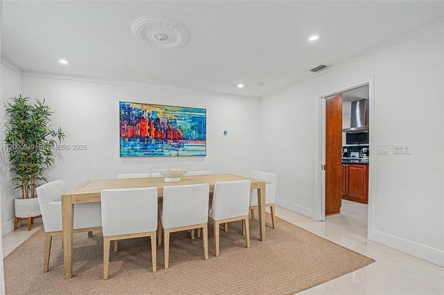 7230 SW 104th St, Pinecrest, FL 33156