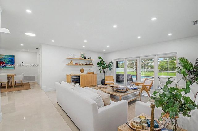 7230 SW 104th St, Pinecrest, FL 33156