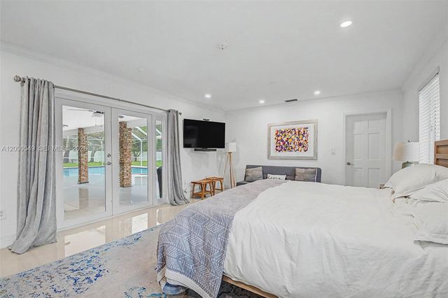 7230 SW 104th St, Pinecrest, FL 33156