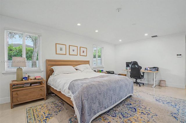 7230 SW 104th St, Pinecrest, FL 33156