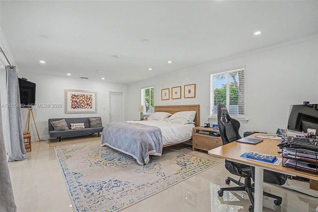 7230 SW 104th St, Pinecrest, FL 33156