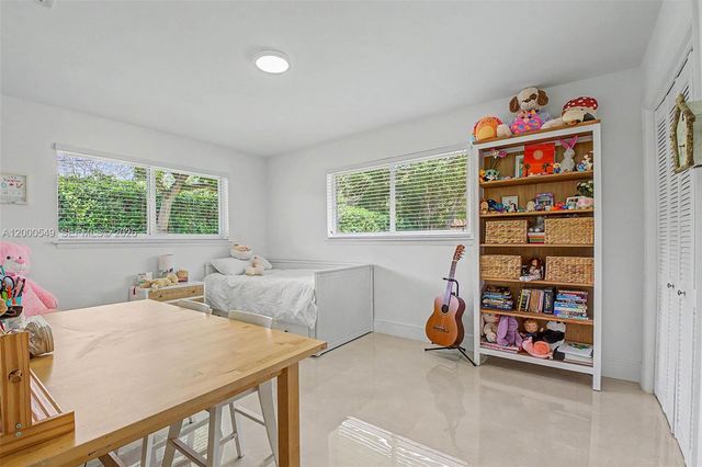 7230 SW 104th St, Pinecrest, FL 33156