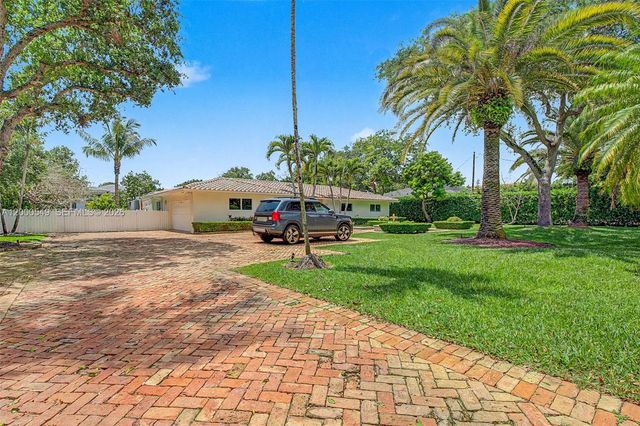7230 SW 104th St, Pinecrest, FL 33156
