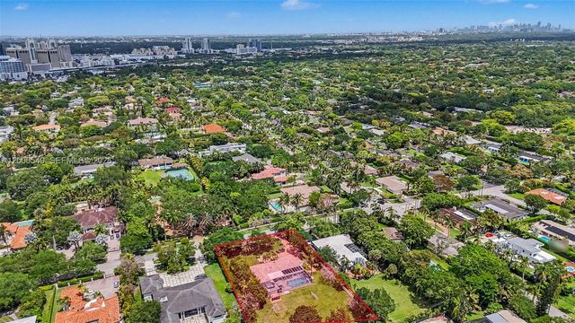 7230 SW 104th St, Pinecrest, FL 33156