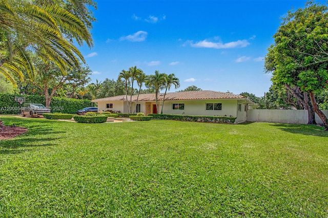 7230 SW 104th St, Pinecrest, FL 33156