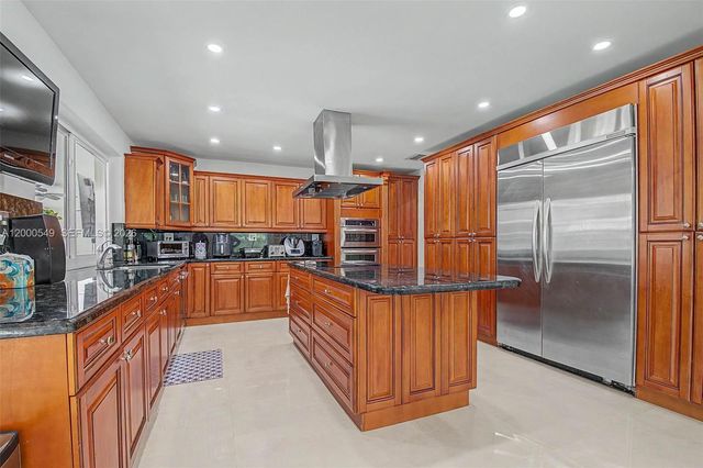 7230 SW 104th St, Pinecrest, FL 33156