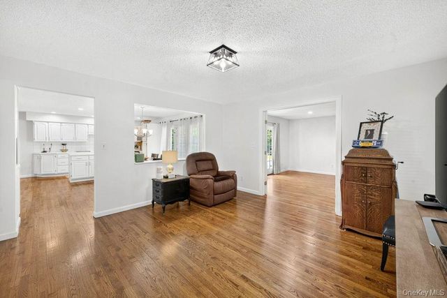 24 Bauer Avenue, Manorville, NY 11949
