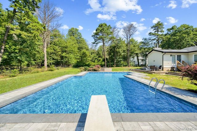 24 Bauer Avenue, Manorville, NY 11949