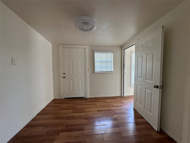 502 W Paine Avenue, Comanche, TX 76442