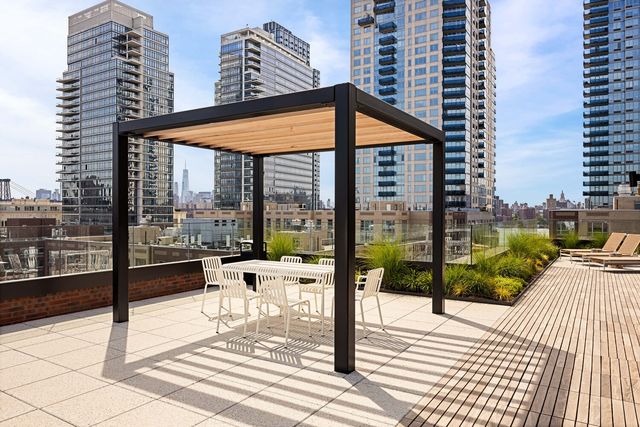 127 KENT Avenue PH2B, New York City, NY 11249