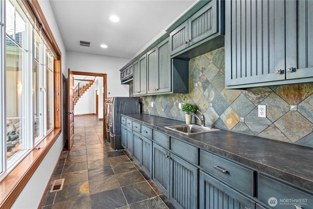8751 Weidkamp Road, Lynden, WA 98264