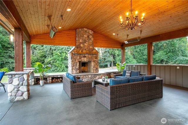 8751 Weidkamp Road, Lynden, WA 98264