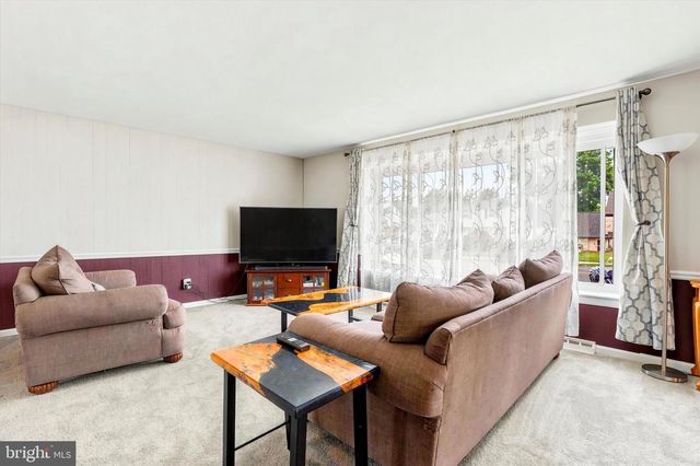 11039 KELVIN AVE, Philadelphia, PA 19116