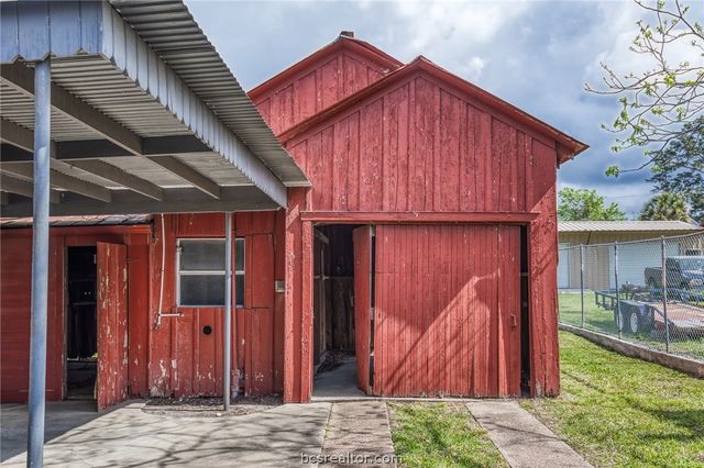 404 West Main Street, Bellville, TX 77418