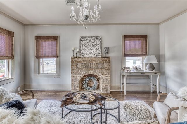 404 West Main Street, Bellville, TX 77418