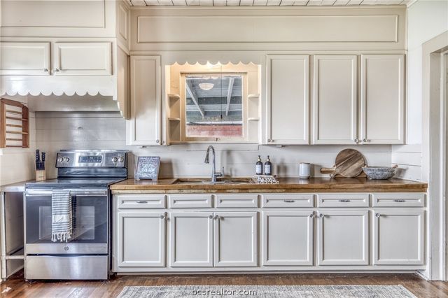 404 West Main Street, Bellville, TX 77418