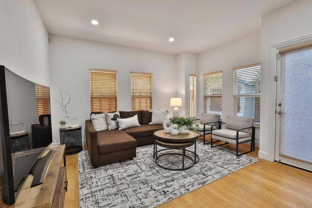 2278 Tuscany Court, East Palo Alto, CA 94303