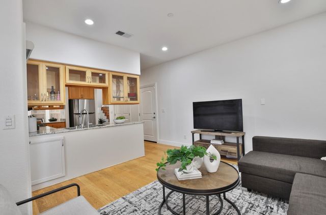2278 Tuscany Court, East Palo Alto, CA 94303