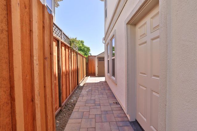 2278 Tuscany Court, East Palo Alto, CA 94303