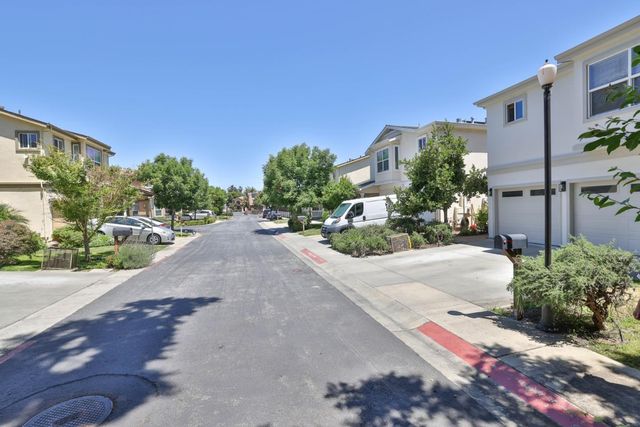 2278 Tuscany Court, East Palo Alto, CA 94303