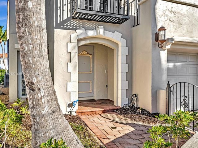 20780 NE 32nd Ave, Aventura, FL 33180