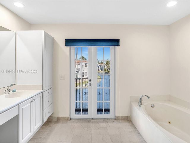 20780 NE 32nd Ave, Aventura, FL 33180