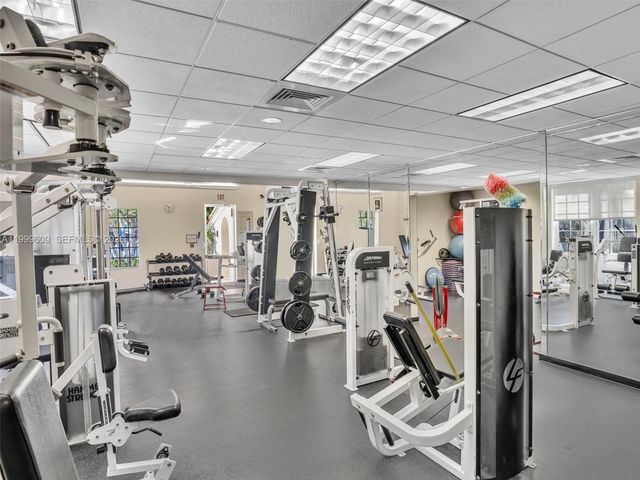 20780 NE 32nd Ave, Aventura, FL 33180