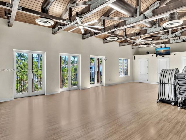 20780 NE 32nd Ave, Aventura, FL 33180