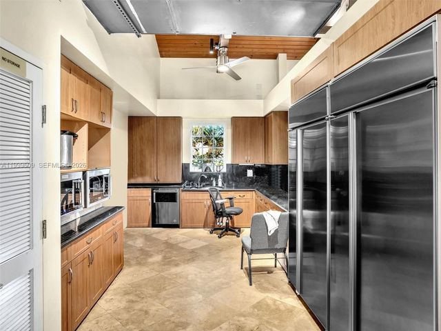 20780 NE 32nd Ave, Aventura, FL 33180