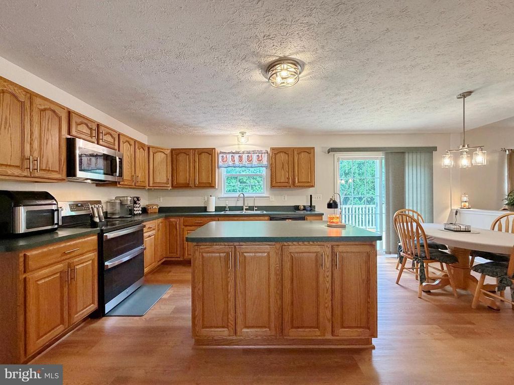 Image 16 of property listing at 6735 EASTERN HILLS ST, Hughesville, MD 20637
