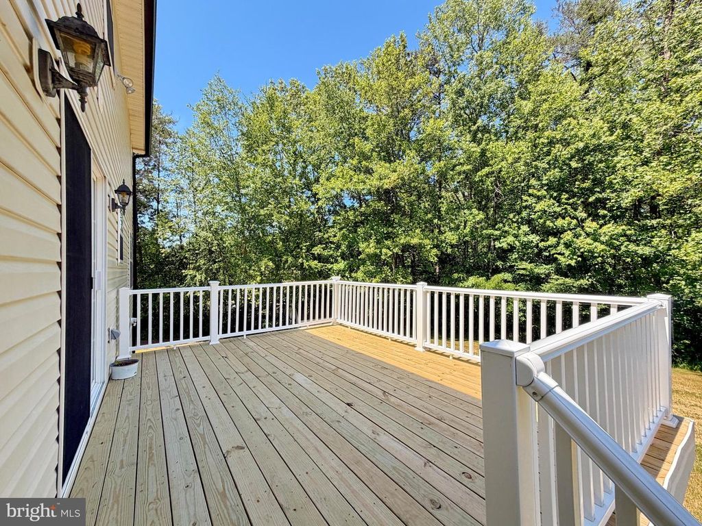 Image 5 of property listing at 6735 EASTERN HILLS ST, Hughesville, MD 20637