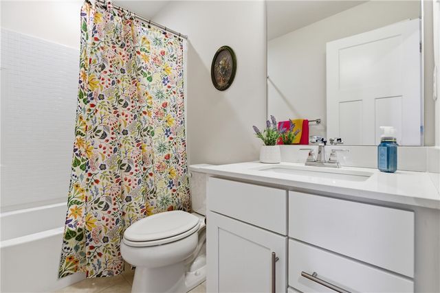 2013 Cade Dr, Monaca, PA 15061