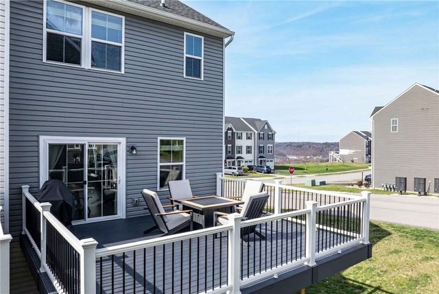 2013 Cade Dr, Monaca, PA 15061