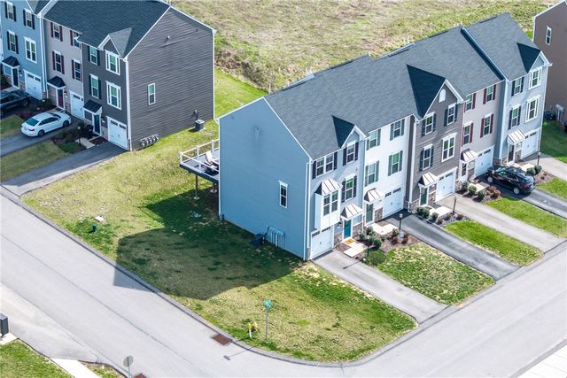 2013 Cade Dr, Monaca, PA 15061