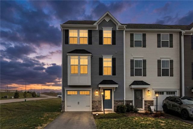 2013 Cade Dr, Monaca, PA 15061