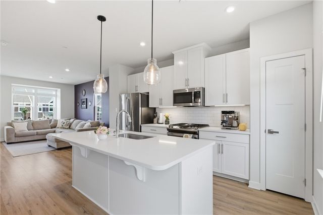 2013 Cade Dr, Monaca, PA 15061