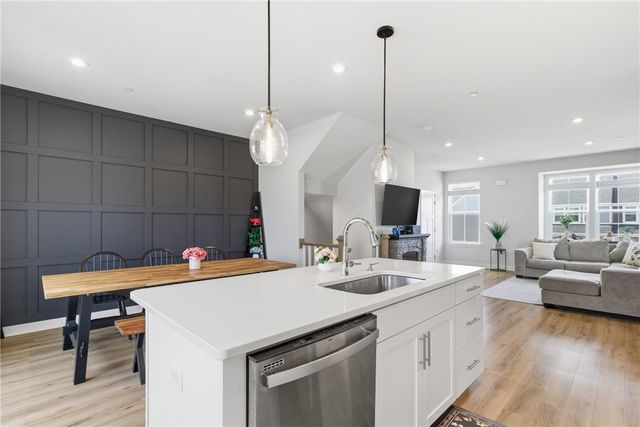 2013 Cade Dr, Monaca, PA 15061