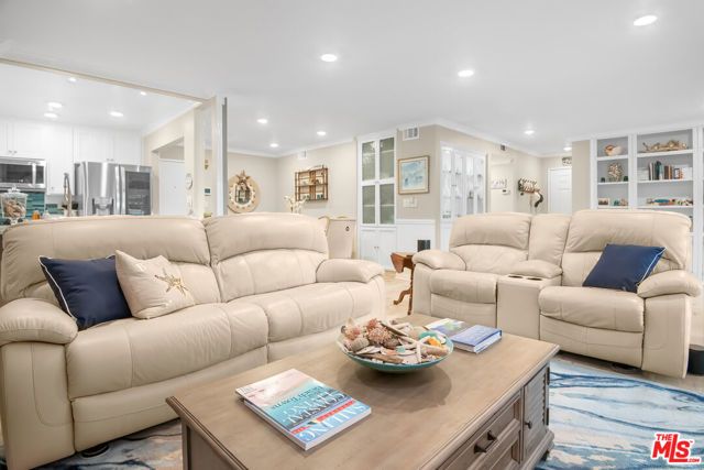 4445 Antigua Way, Oxnard, CA 93035