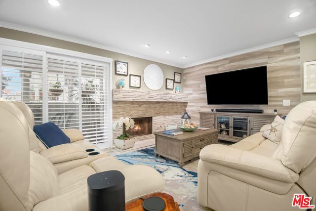 4445 Antigua Way, Oxnard, CA 93035
