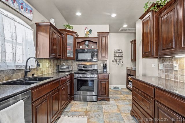 14786 N 58th East Avenue, Collinsville, OK 74021