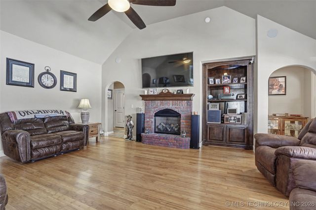 14786 N 58th East Avenue, Collinsville, OK 74021