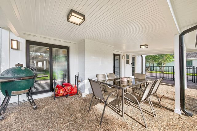 831 Merrick Drive, Sugar Land, TX 77478