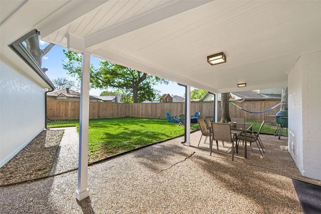 831 Merrick Drive, Sugar Land, TX 77478